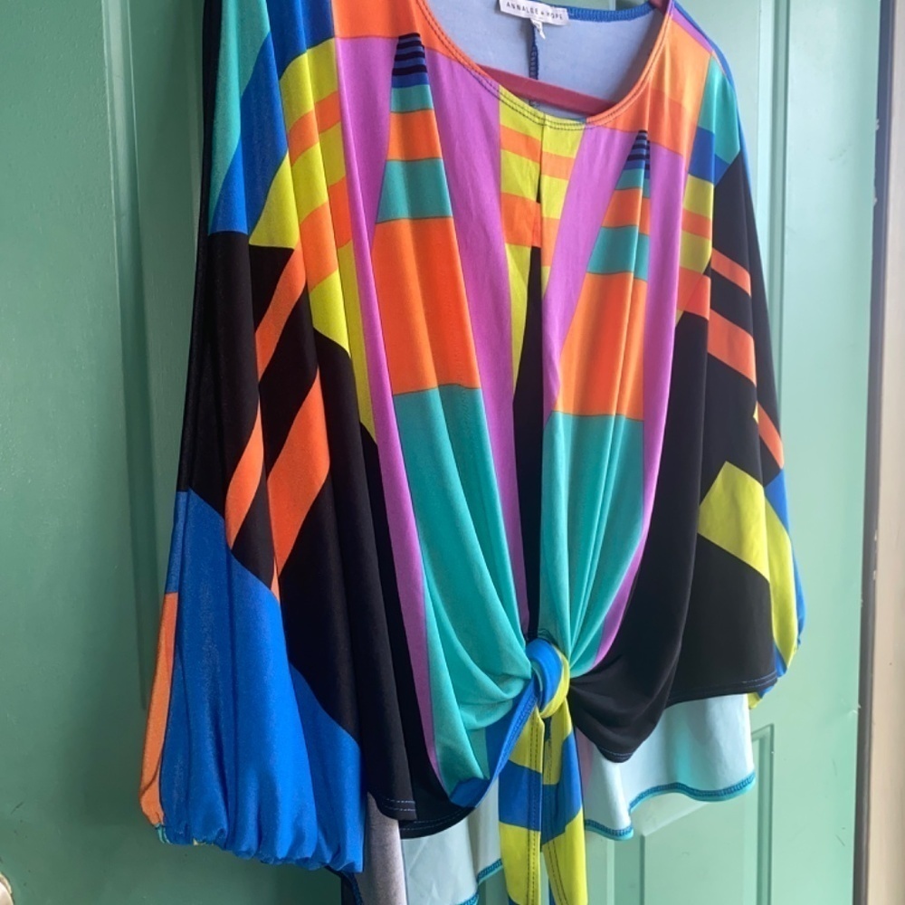 Annalee and Hope size medium vibrant top - Picture 9 of 9